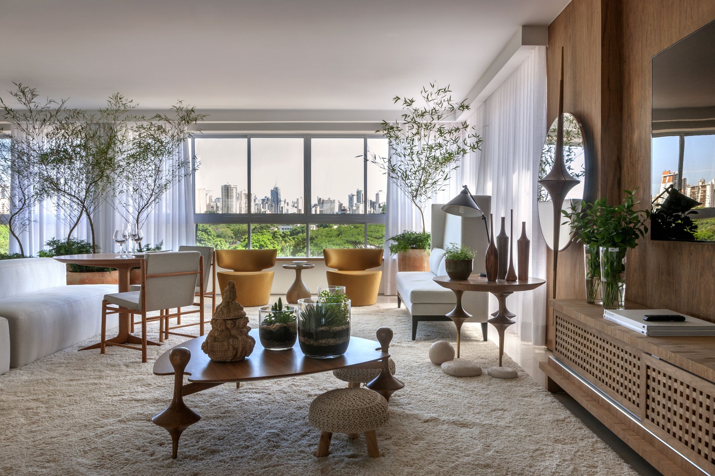 MESA DE CENTRO BAILARINA TRIANGULAR