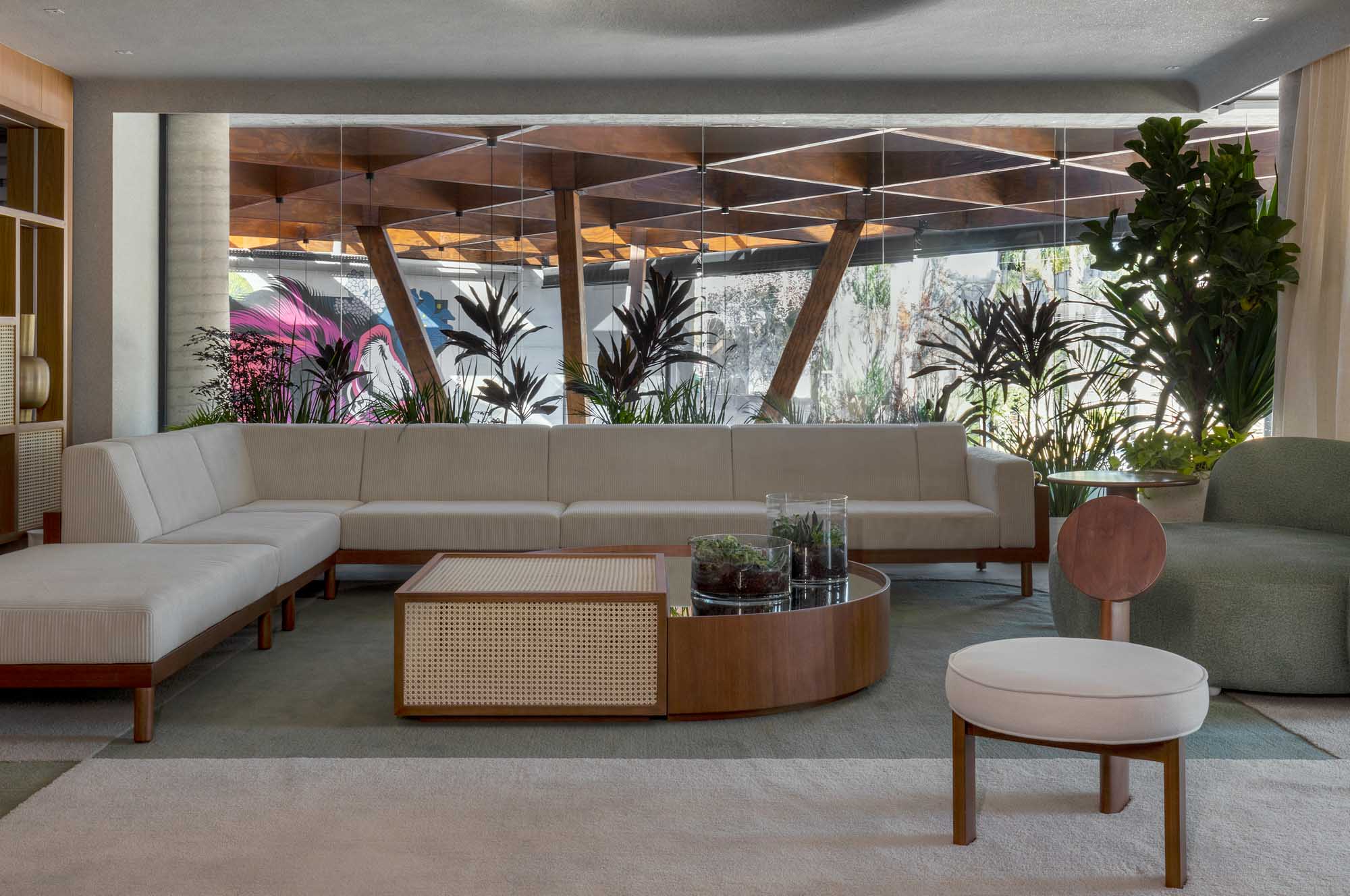 MESA DE CENTRO ENCAIXE E POLTRONA LINA E SOFÁ BRASILEIRINHO