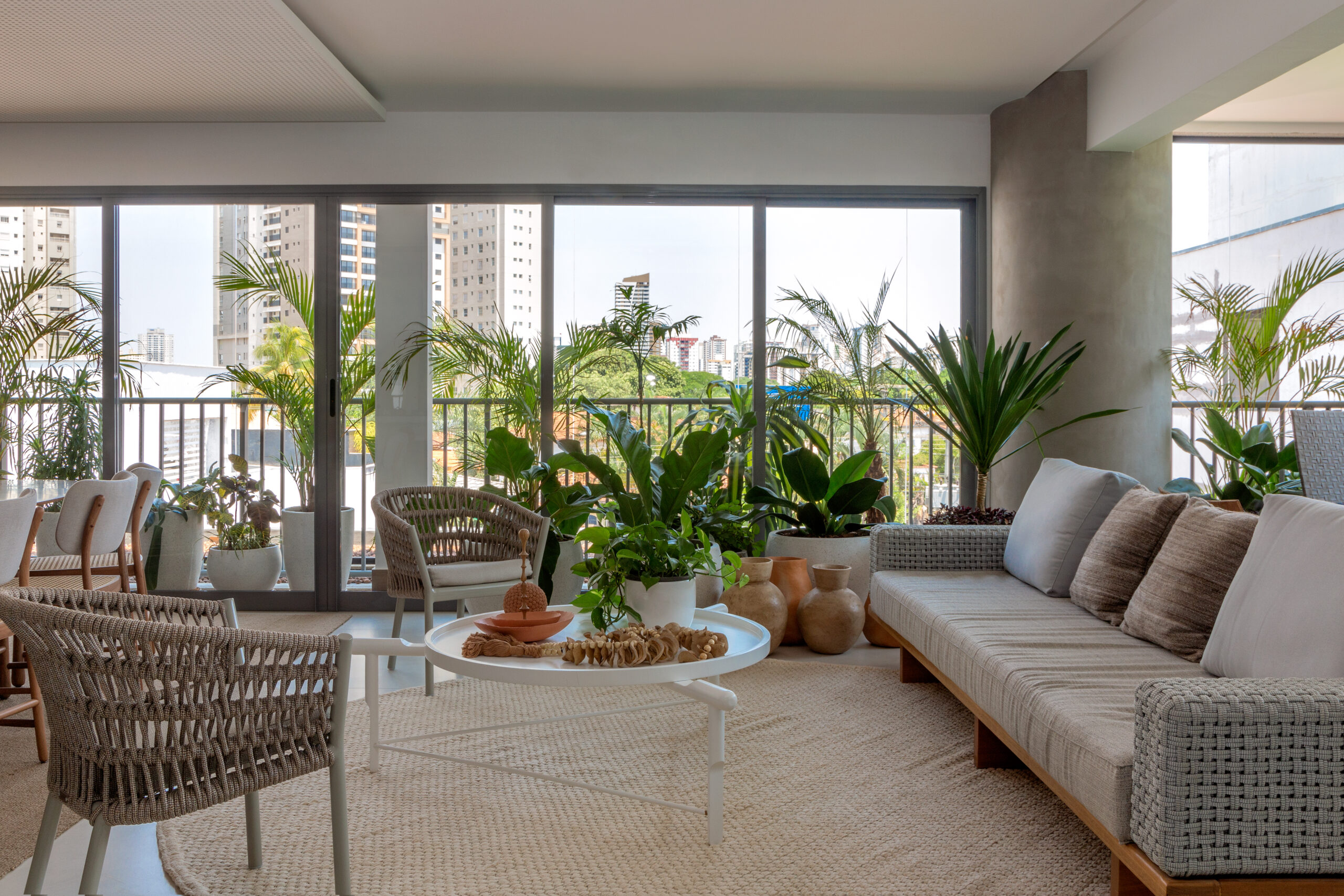 MESA DE CENTRO PRETO E BRANCO (7)