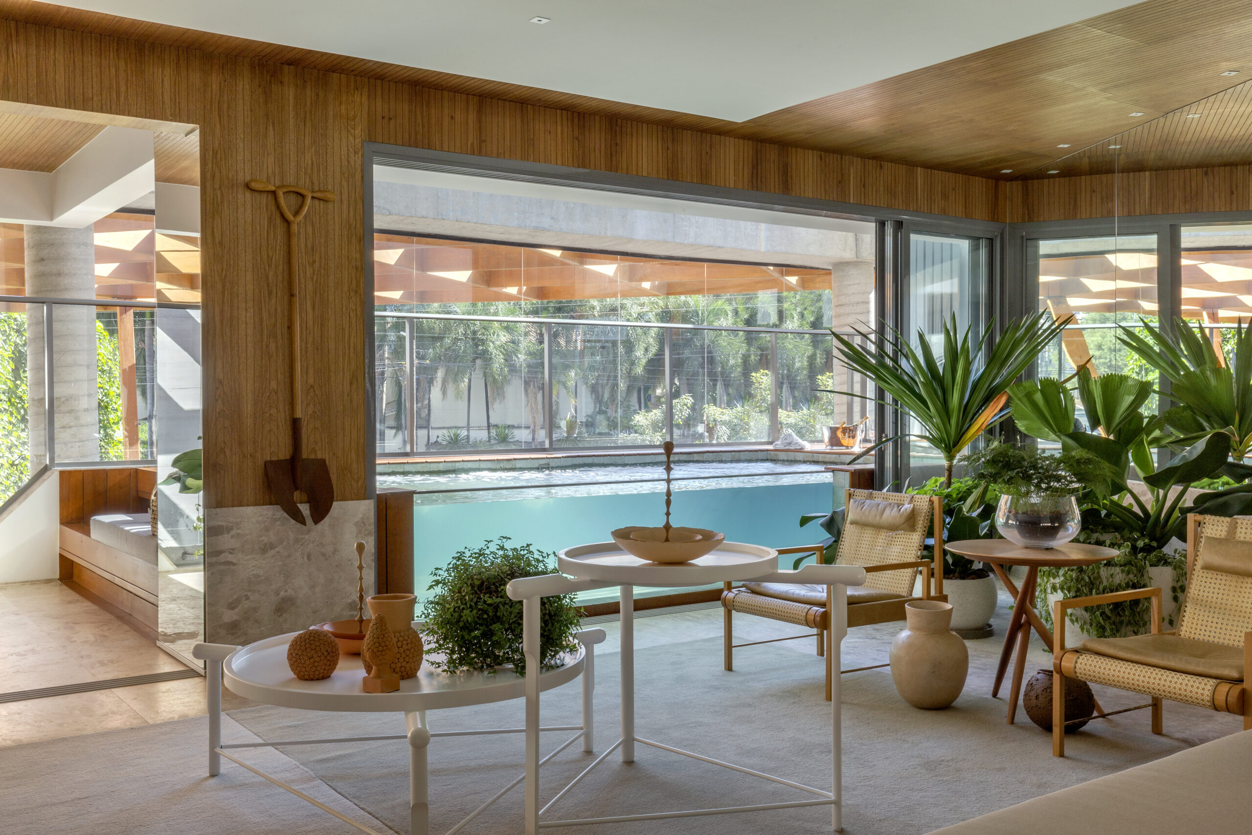 MESA DE CENTRO PRETO E BRANCO E MESA LATERAL PRETO E BRANCO