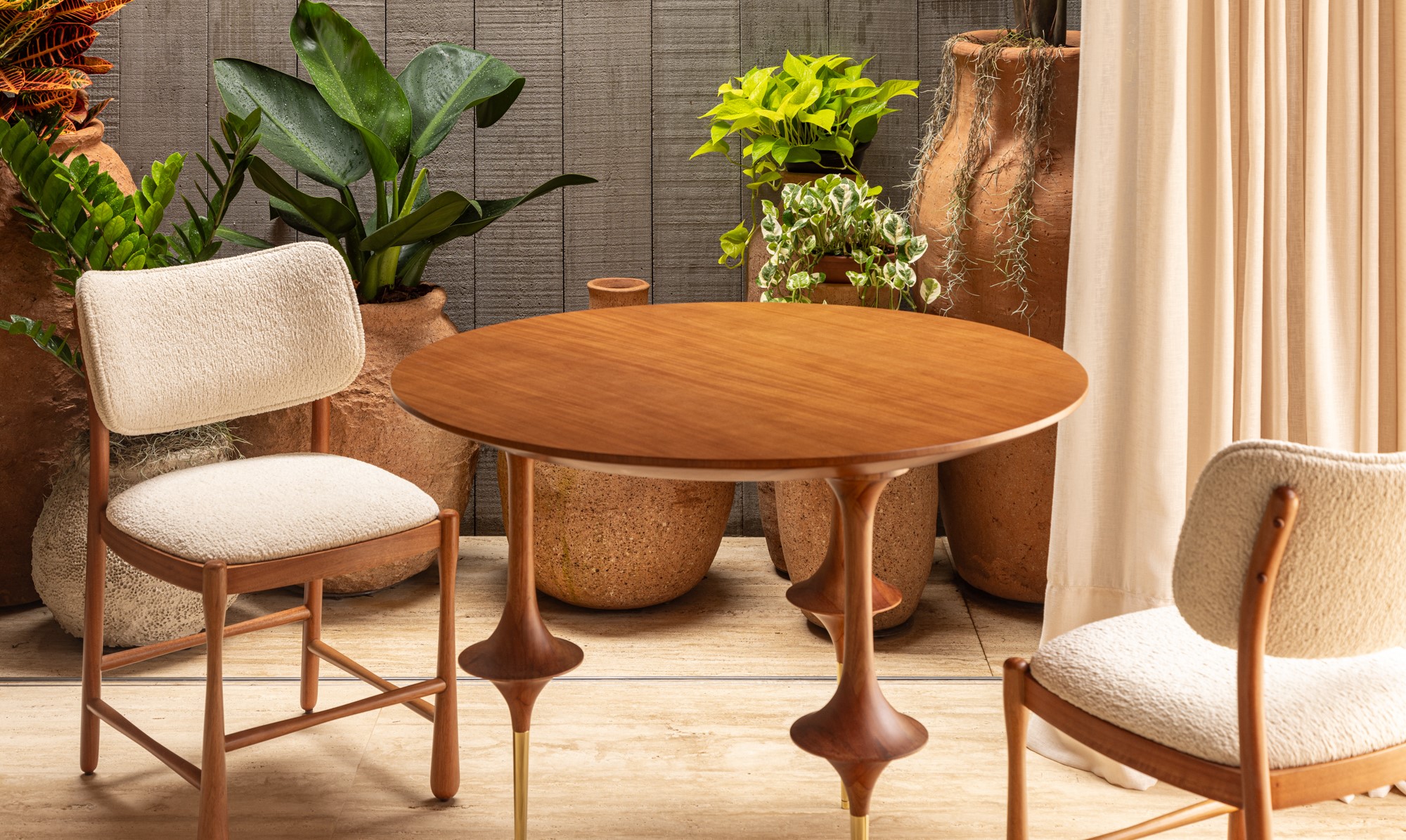 MESA DE JANTAR BAILARINA REDONDA E CADEIRA CHUVA (2)