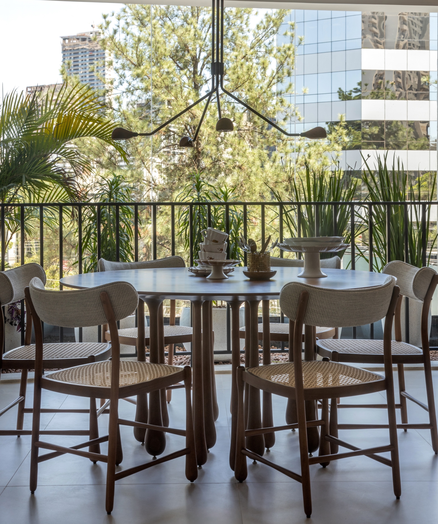 MESA DE JANTAR CHUVA E CADEIRA CHUVINHA (2)