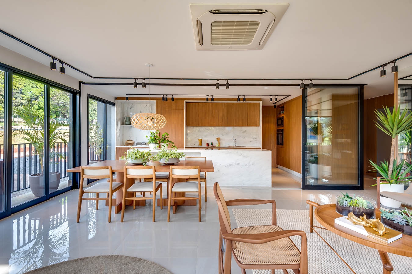 MESA DE JANTAR CRUZ RETANGULAR