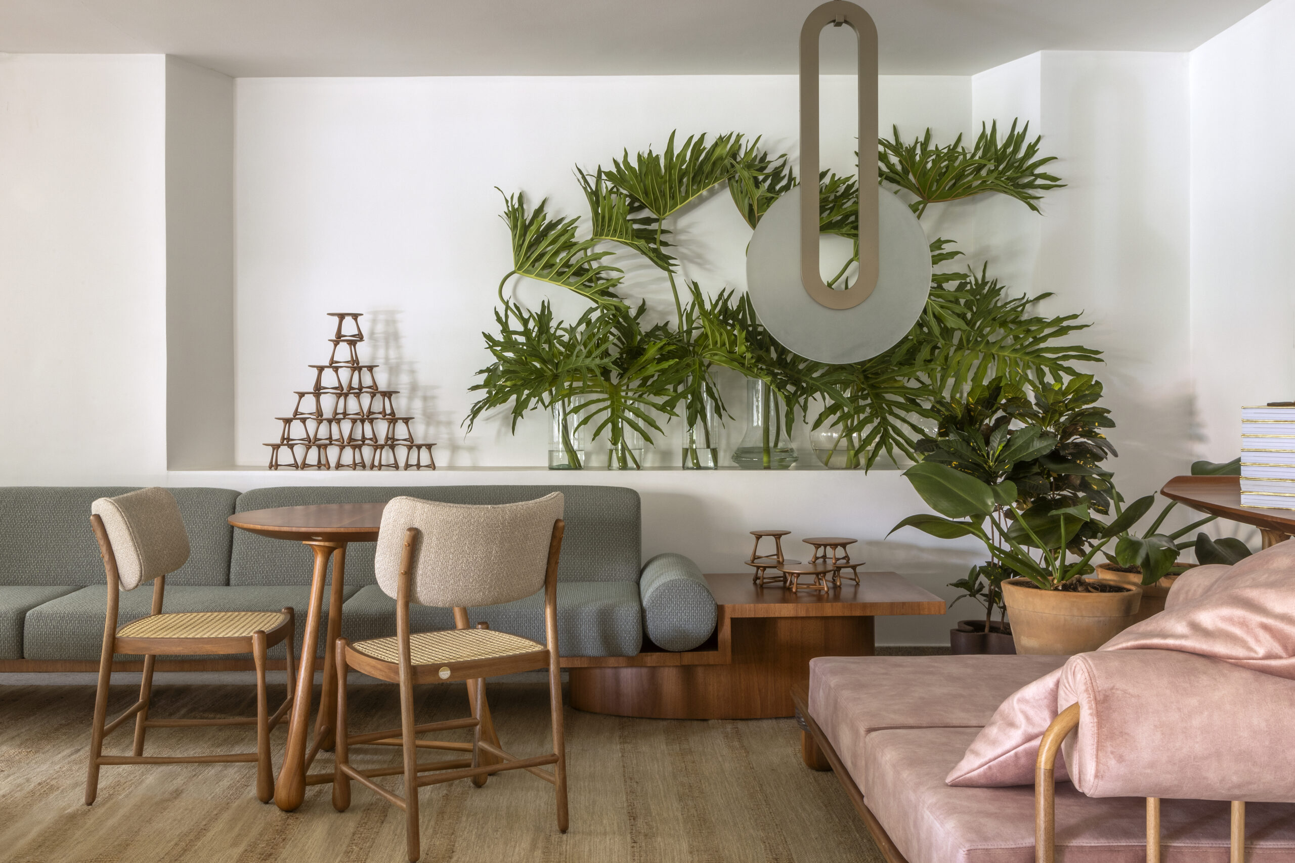 MESA DE JANTAR GOTA E CADEIRA CHUVA