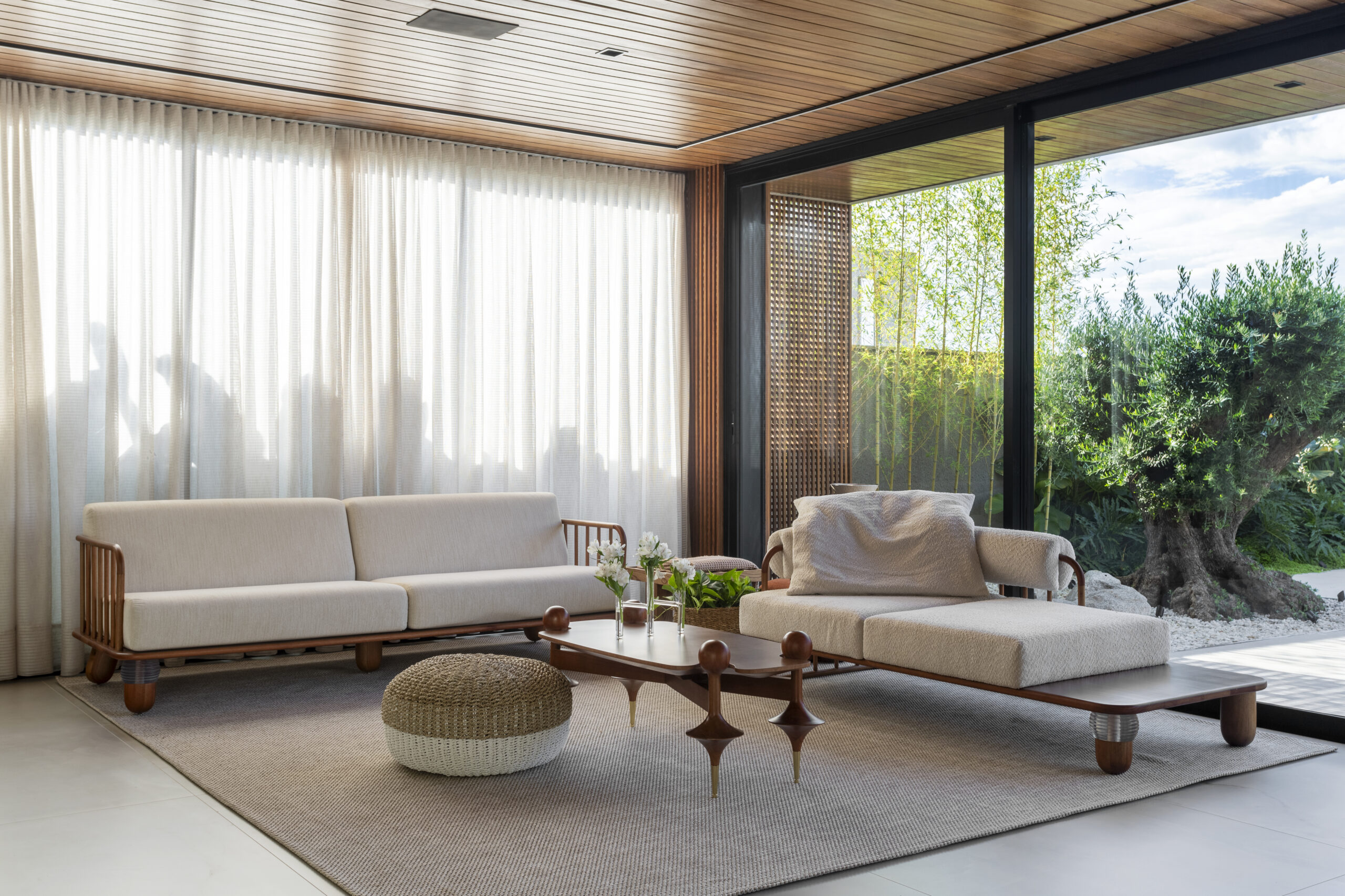 SOFÁ PARA SER FELIZ - RECAMIER PARA SER FELIZ - MESA DE CENTRO BAILARINA RETANGULAR