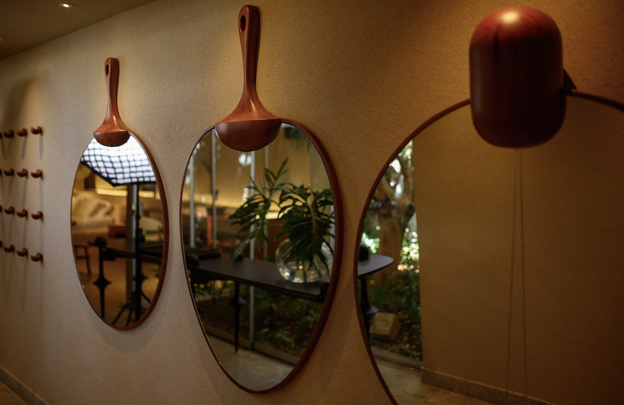 ESPELHO DE PAREDE CHUVA OVAL E CHUVA REDONDO E ESPELHO DE PAREDE PARA SER FELIZ REDONDO