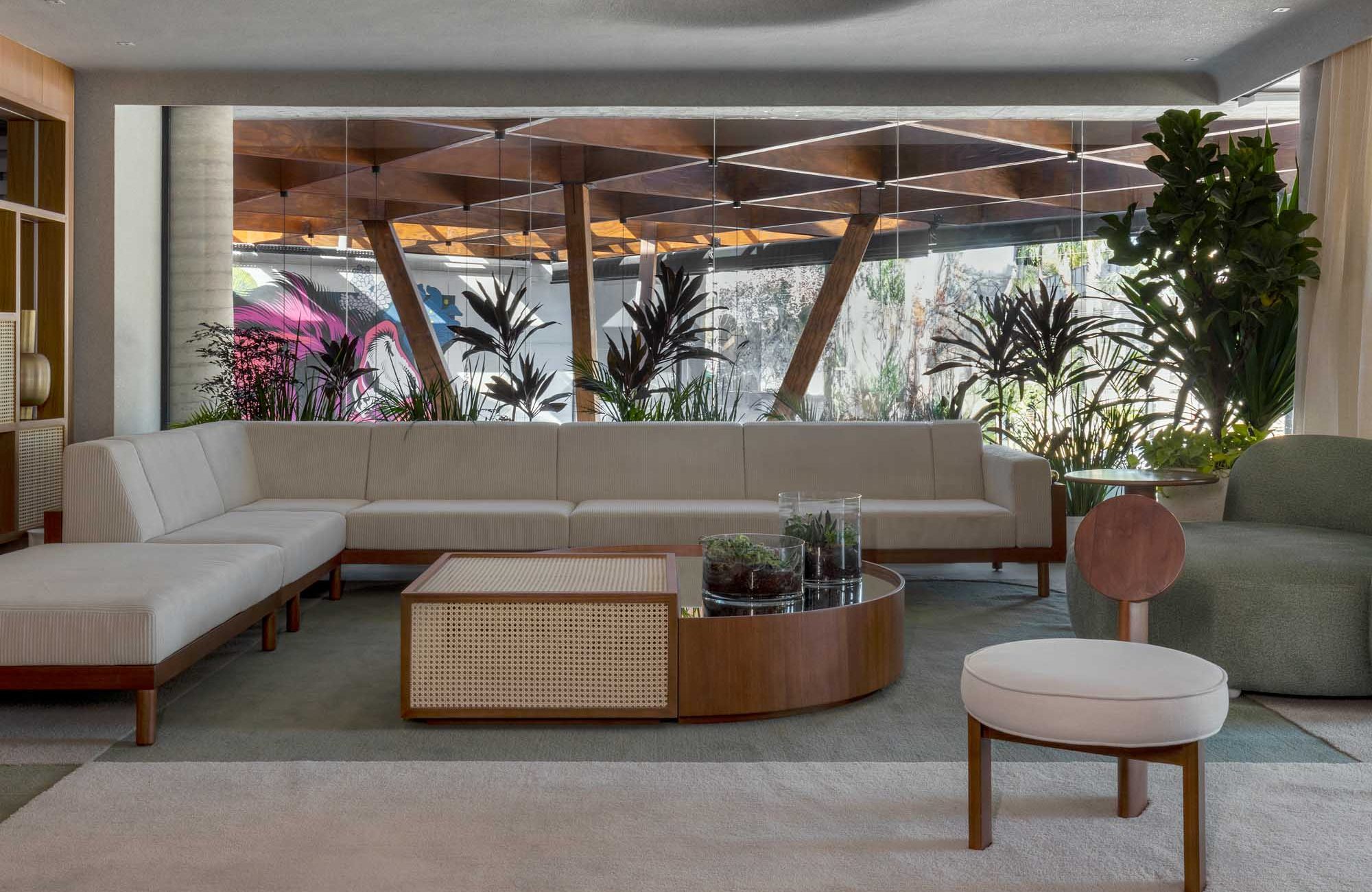 MESA DE CENTRO ENCAIXE E POLTRONA LINA E SOFÁ BRASILEIRINHO