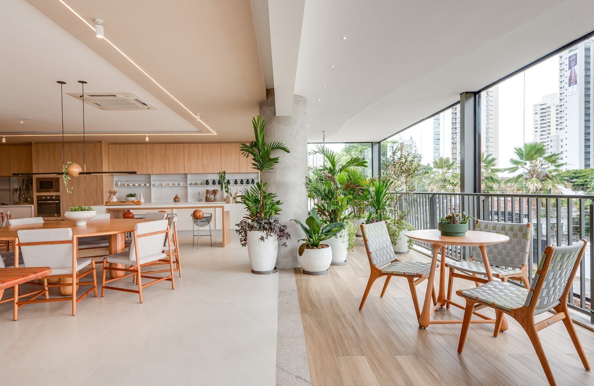 MESA DE JANTAR PARA SER FELIZ REDONDA E MESA DE JANTAR GOTA
