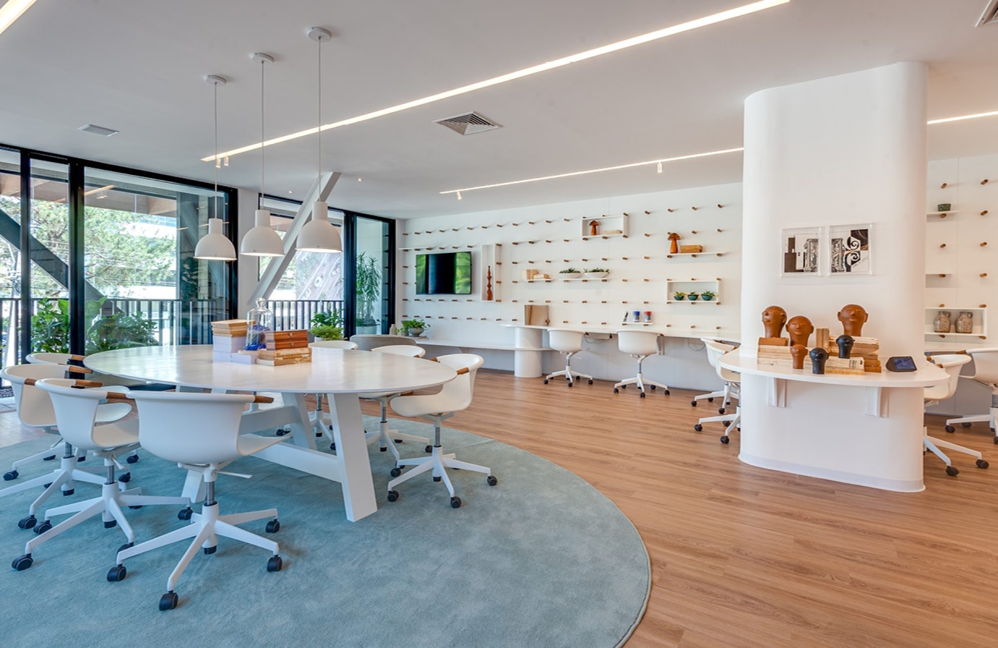 MESA DE JANTAR TRAVESSAO OVAL