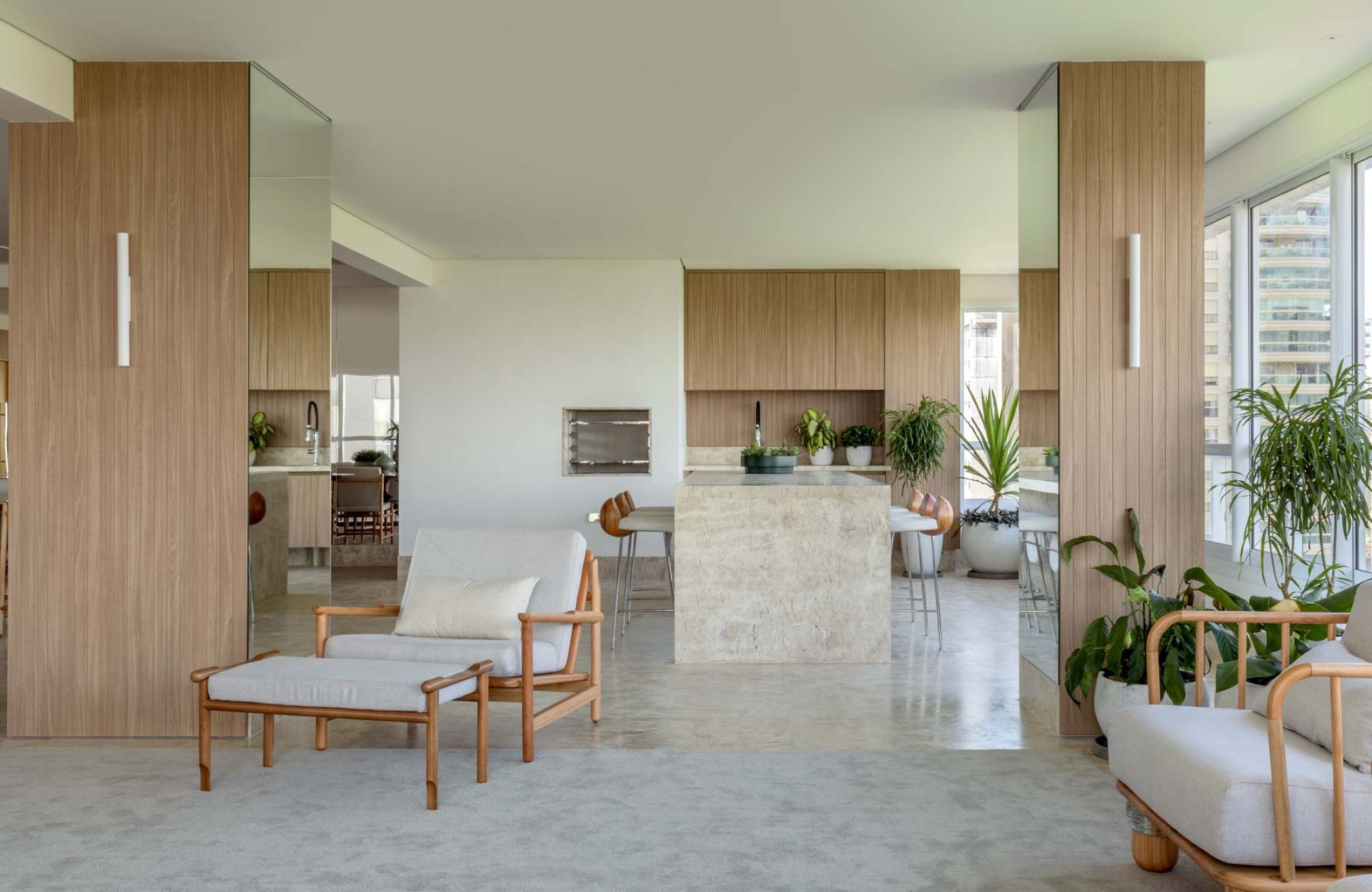 POLTRONA PRETO E BRANCO 02