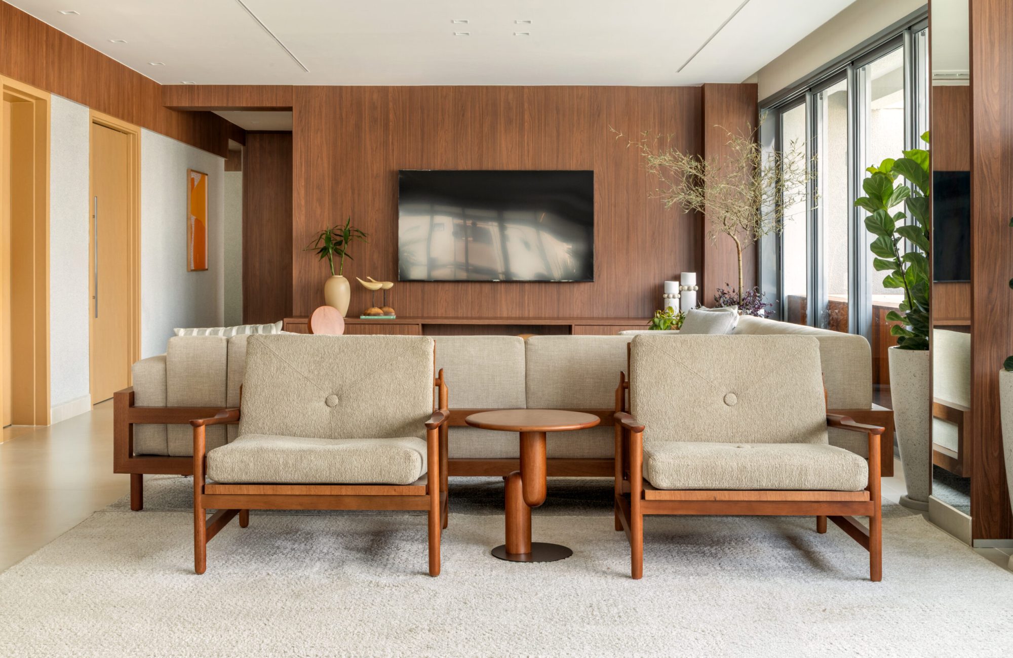 POLTRONA PRETO E BRANCO (2)